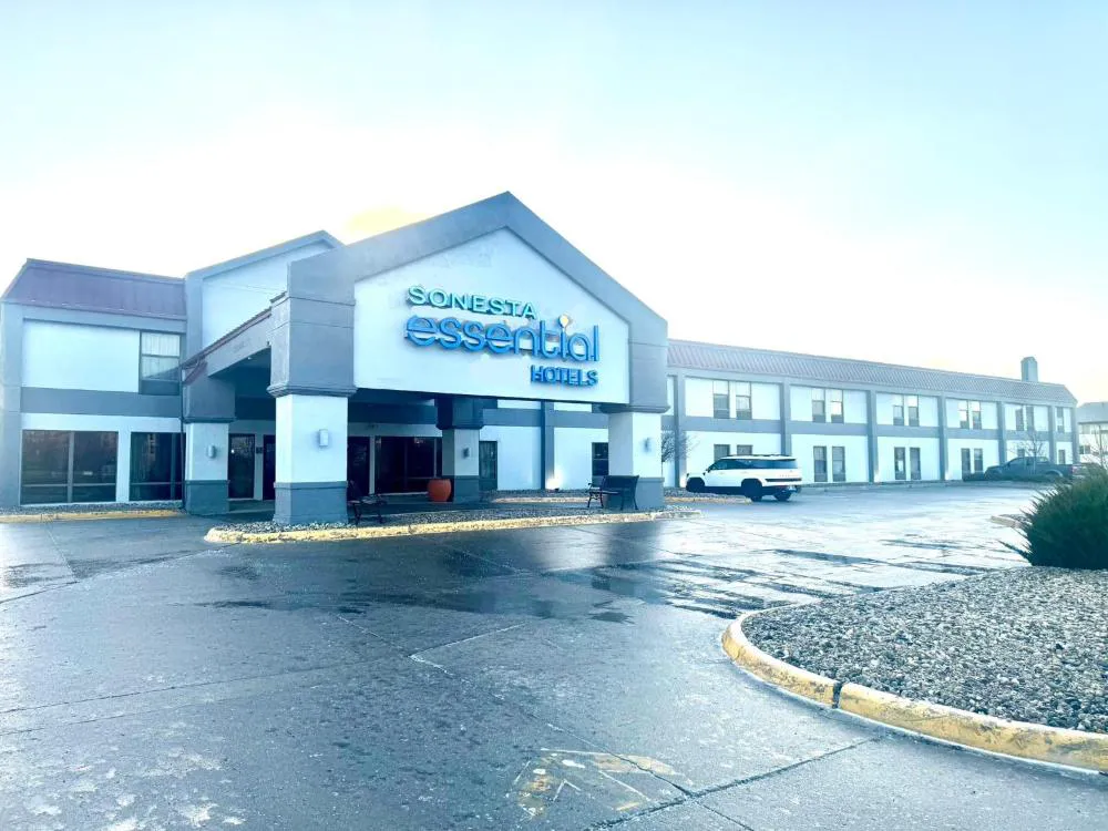 Sonesta Essential Ames hotel hero