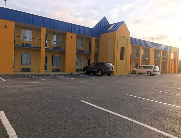 Knights Inn Lumberton hotel detail image 1