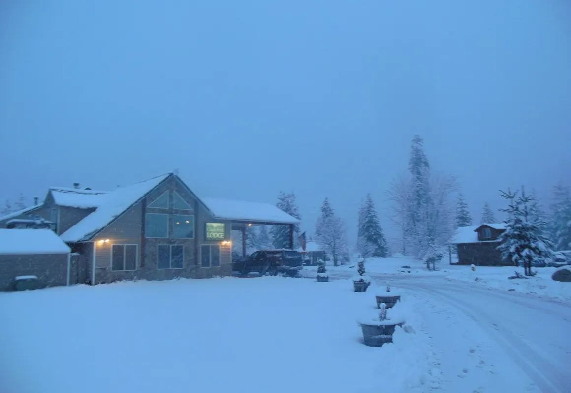 Clark Fork Lodge hotel hero