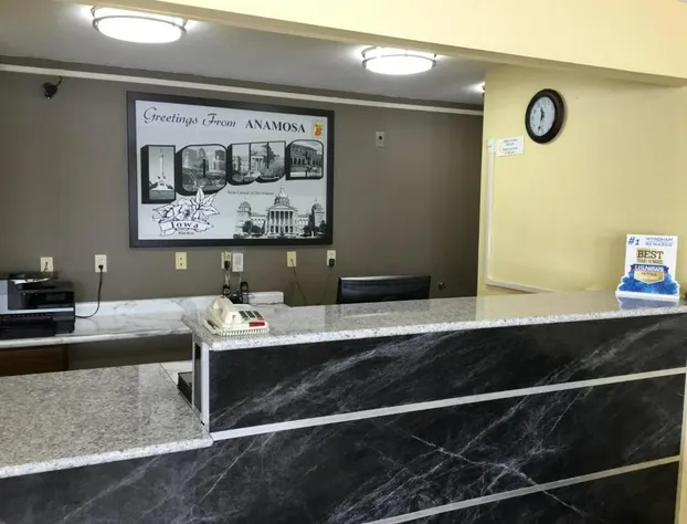 Super 8 by Wyndham Anamosa IA hotel detail image 3