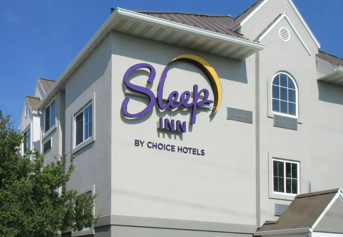 Microtel Inn & Suites by Wyndham Marion/Cedar Rapids hotel hero