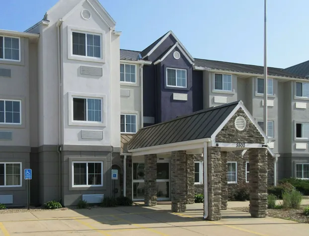 Microtel Inn & Suites by Wyndham Marion/Cedar Rapids hotel detail image 1