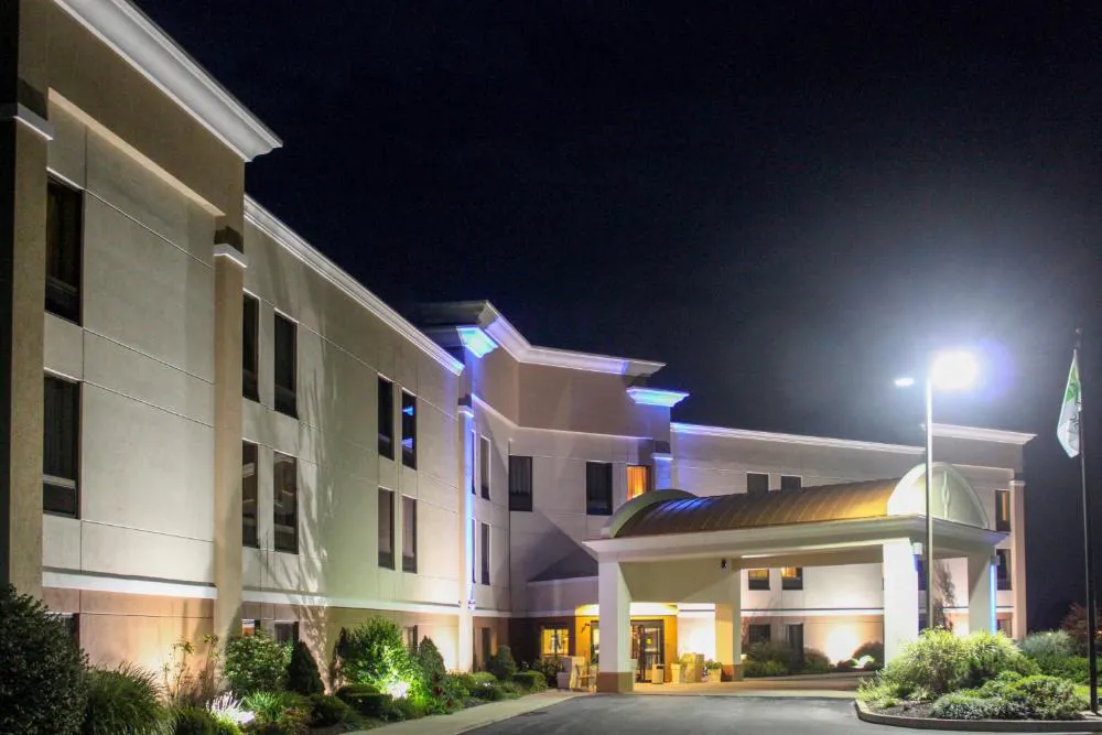 Holiday Inn Express Lewisburg/New Columbia by IHG hotel hero