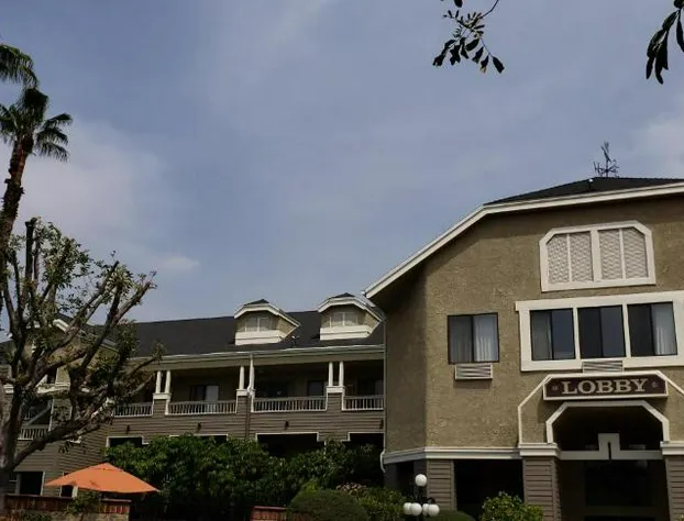 Oak Tree Inn hotel detail image 1