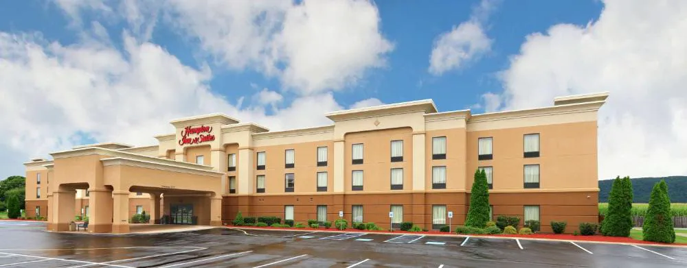 Hampton Inn & Suites Lamar hotel hero