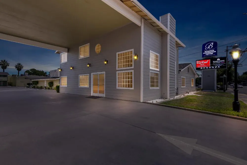 HomeTowne Studios by Red Roof Yuba City Bonanza – Marysville hotel hero