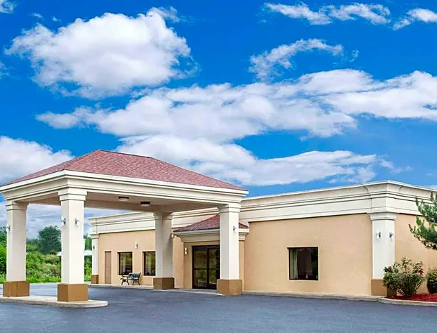 Super 8 by Wyndham Danville hotel detail image 1