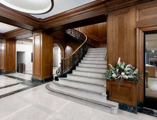 Hotel Fort Des Moines, Curio Collection by Hilton hotel detail image 1