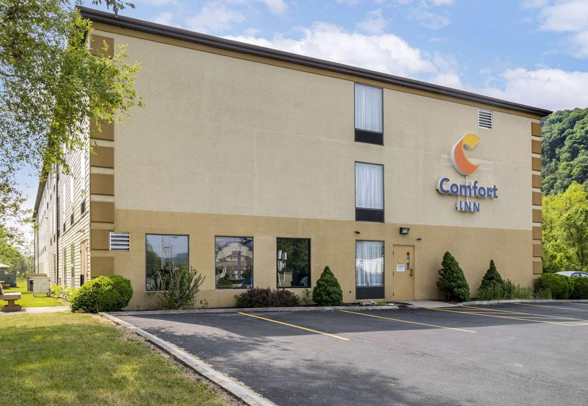 Comfort Inn hotel hero