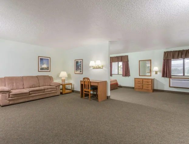 Super 8 by Wyndham Gallipolis Pt Pleasant Area hotel detail image 3