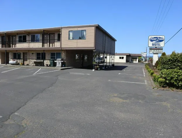 Silver Sands Motel hotel detail image 1