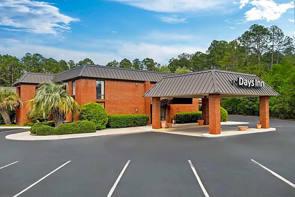 Days Inn by Wyndham Statesboro hotel hero