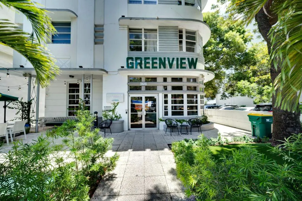 Greenview Hotel by Lowkl hotel hero
