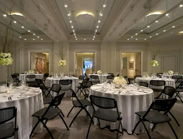 21c Museum Hotel Cincinnati hotel detail image 3