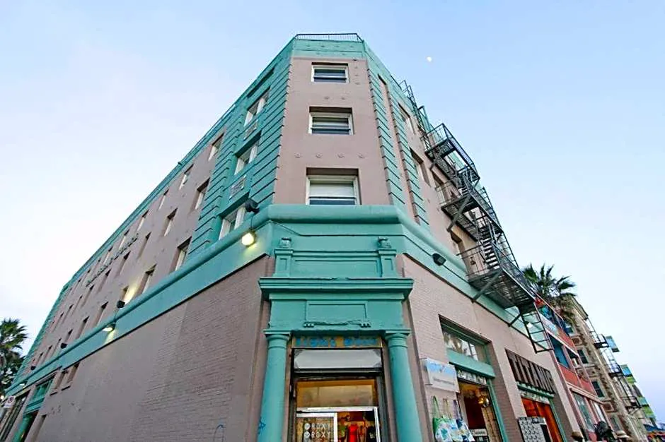 Cadillac Hotel hotel hero