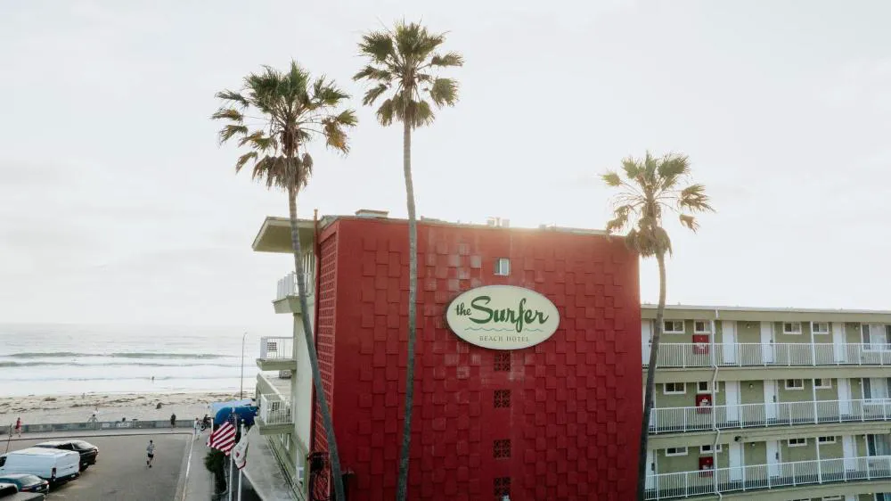 Surfer Beach Hotel hotel hero