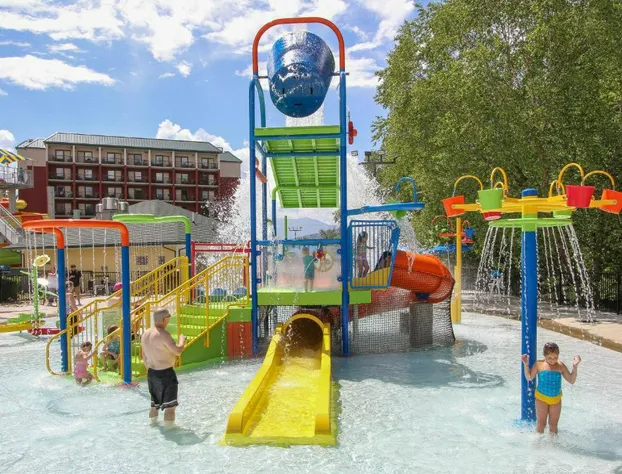 Country Cascades Waterpark Resort hotel detail image 2