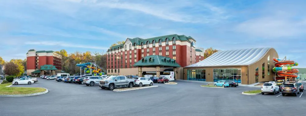 Country Cascades Waterpark Resort hotel hero