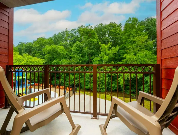 Country Cascades Waterpark Resort hotel detail image 4