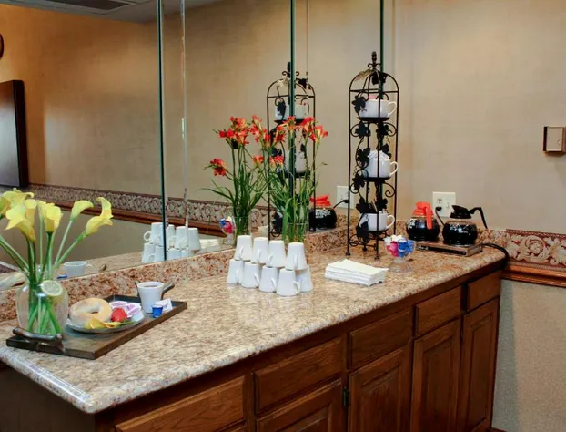 University Square Hotel hotel detail image 4