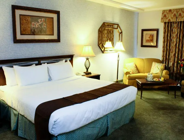 University Square Hotel hotel detail image 3