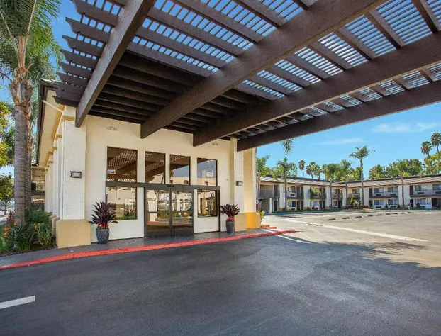 Stanford Inn & Suites Anaheim hotel detail image 3