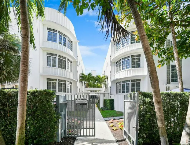 Lincoln Arms Suites hotel detail image 1