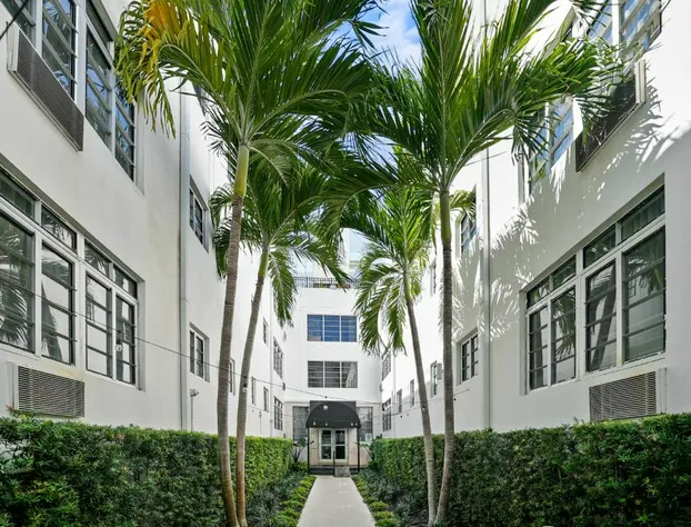 Lincoln Arms Suites hotel detail image 3