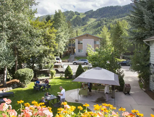 Molly Gibson Lodge hotel detail image 4