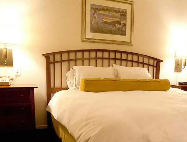 Coral Reef Inn & Suites hotel detail image 3