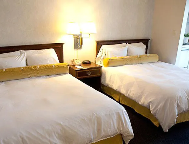 Coral Reef Inn & Suites hotel detail image 4