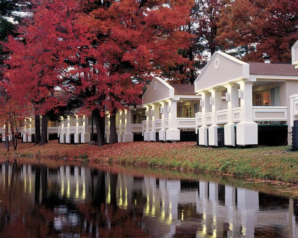 Paradise Stream Resort hotel hero