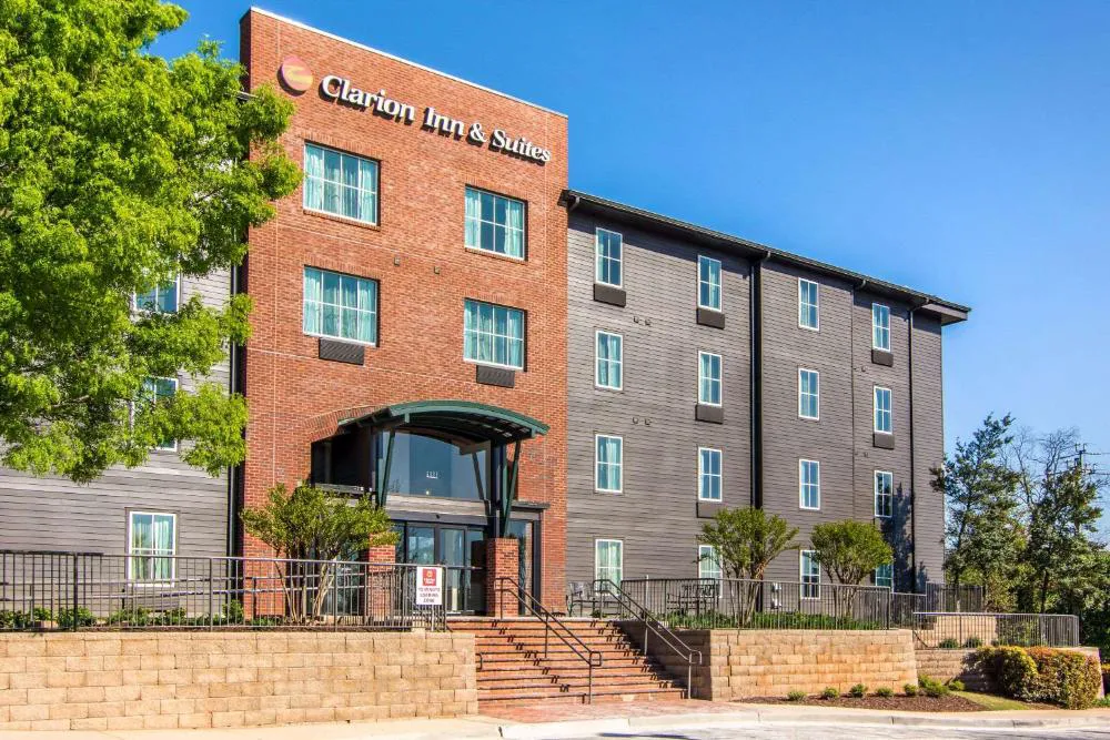 Clarion Inn & Suites Atlanta Downtown hotel hero