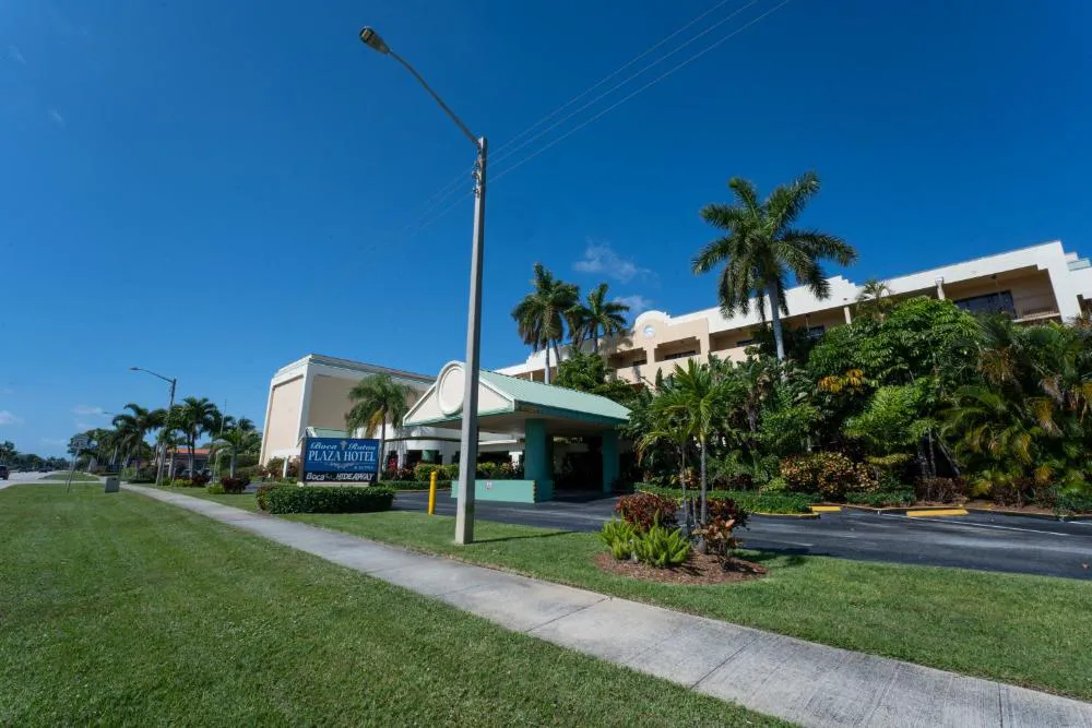 Boca Plaza by Lowkl hotel hero