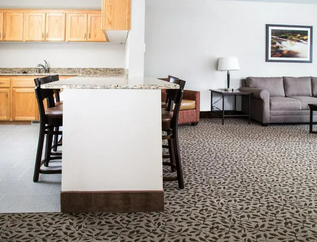 Gray Wolf Inn & Suites hotel detail image 3