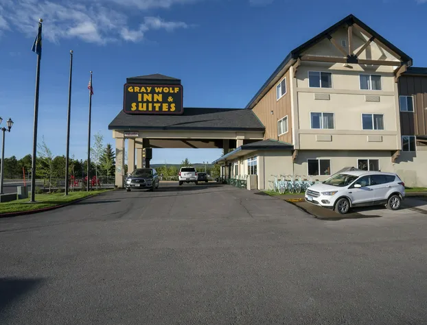 Gray Wolf Inn & Suites hotel detail image 2