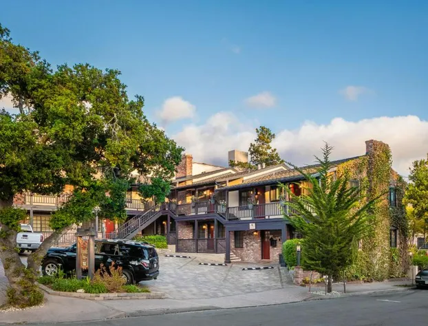 Wayside Inn hotel detail image 4