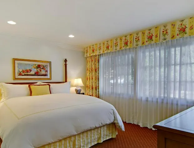 Wayside Inn hotel detail image 4