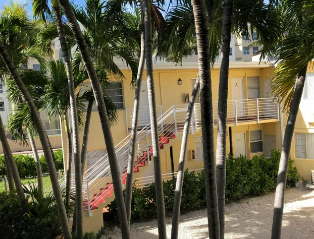 Beach Place Hotel hotel detail image 2