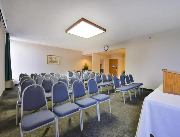 Greenstay Hotel & Suites hotel detail image 4