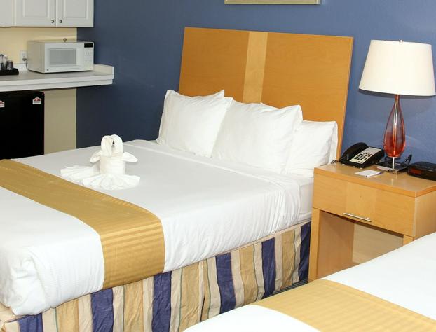 Chart House Suites and Marina hotel detail image 4
