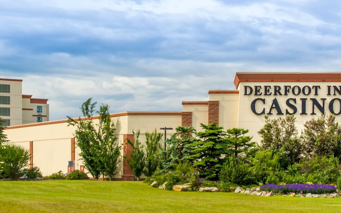 Deerfoot Inn & Casino hotel hero