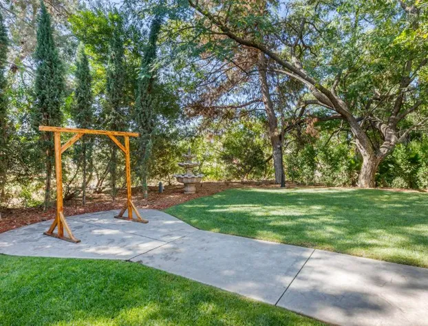 Carlton Oaks Lodge, an Ascend Collection Hotel hotel detail image 3