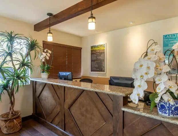 Carlton Oaks Lodge, an Ascend Collection Hotel hotel detail image 4