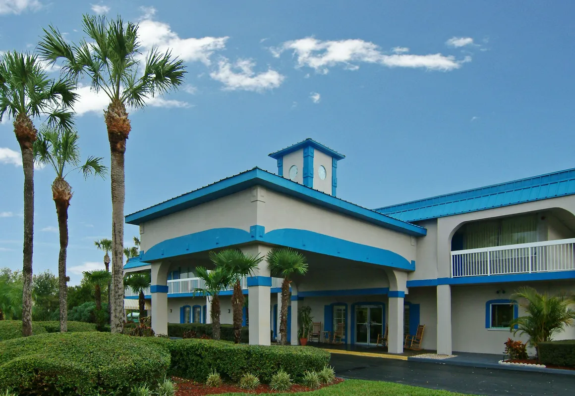 Vista Inn And Suites Tampa hotel hero