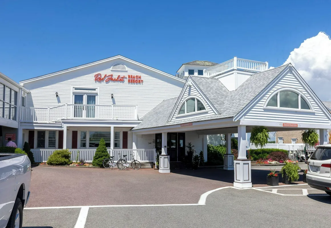 Red Jacket Beach Resort hotel hero