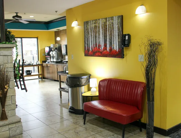 Parkwood Inn & Suites hotel detail image 4