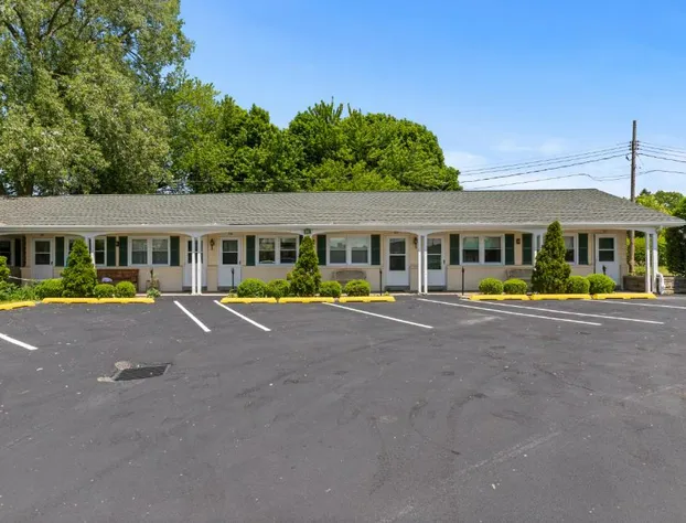 Glass House Inn Erie Near I-90 & I-79 hotel detail image 2