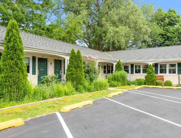 Glass House Inn Erie Near I-90 & I-79 hotel detail image 3