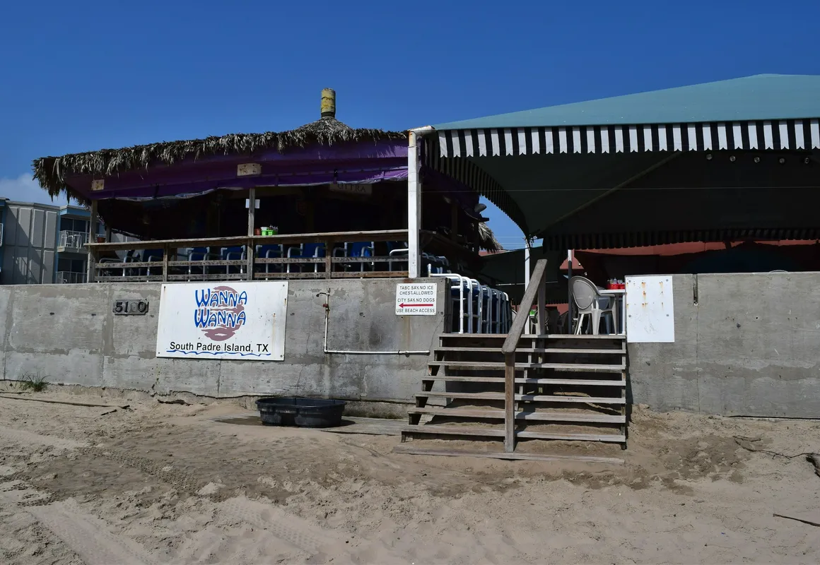 Wanna Wanna Inn hotel hero